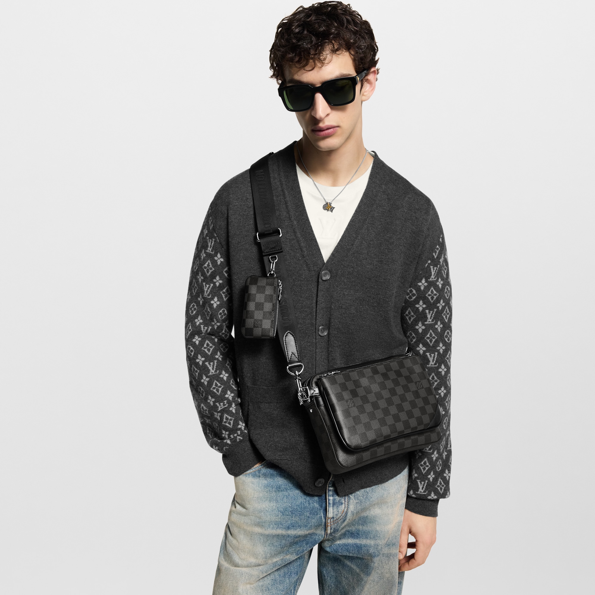 Toile Damier Graphite Sacs  All Collections Sac Trio Messenger | Louis Vuitton ® (Zoom produit)