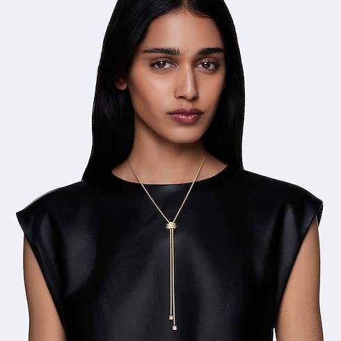 Catégories Colliers et Pendentifs Sautoir pendentif Le Damier de Louis Vuitton, or jaune et diamants | Louis Vuitton ® (Zoom produit)