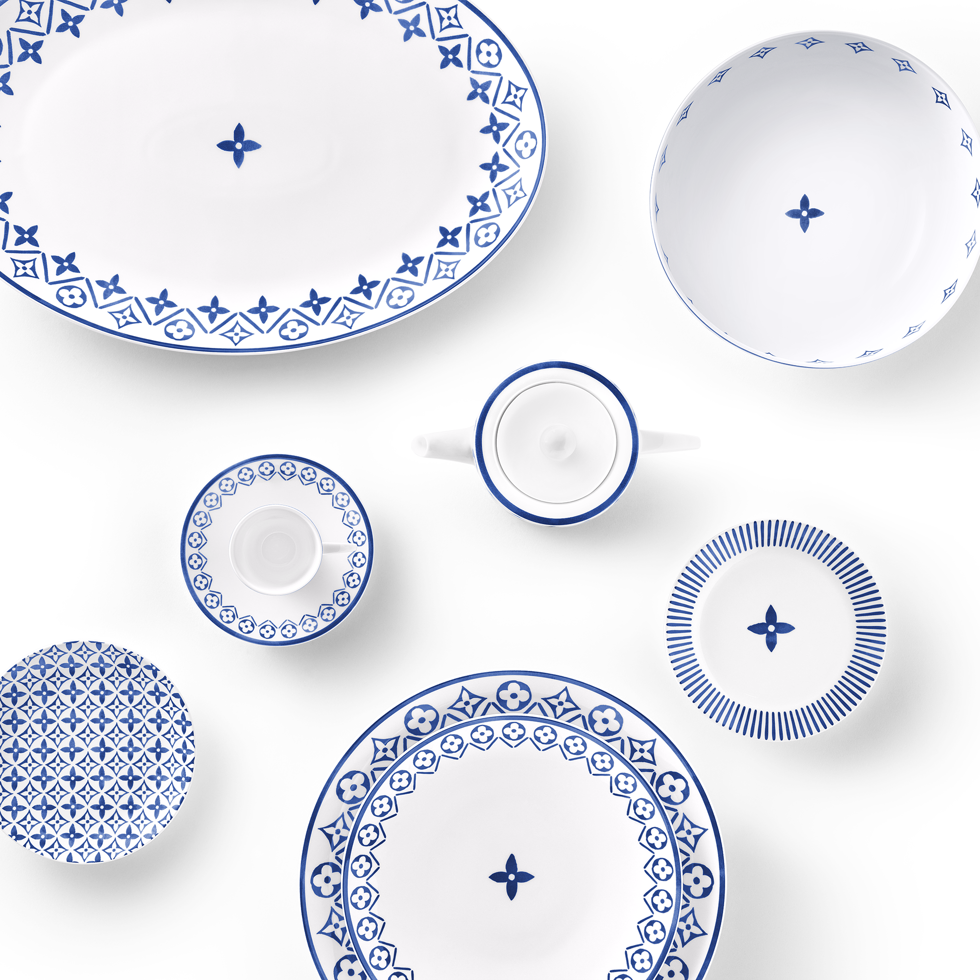 Home and Art of Dining Art of Dining Set Of 2 Dinner Plates Monogram Flower Tile | Louis Vuitton ® (Product zoom)