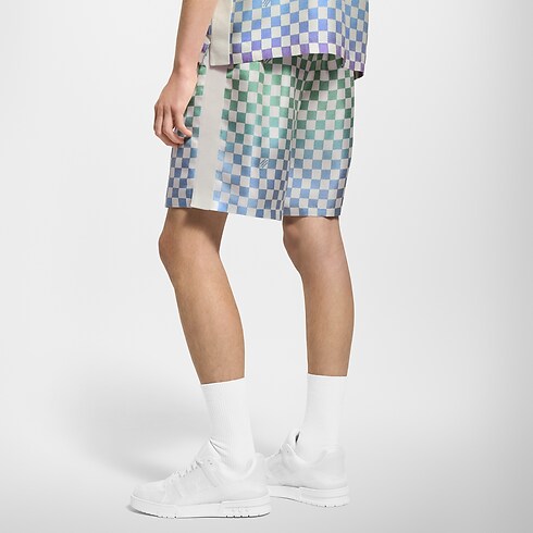 Prêt-à-Porter Pantalons Short imprimé Damier Gradient en soie | Louis Vuitton ® (Zoom produit)