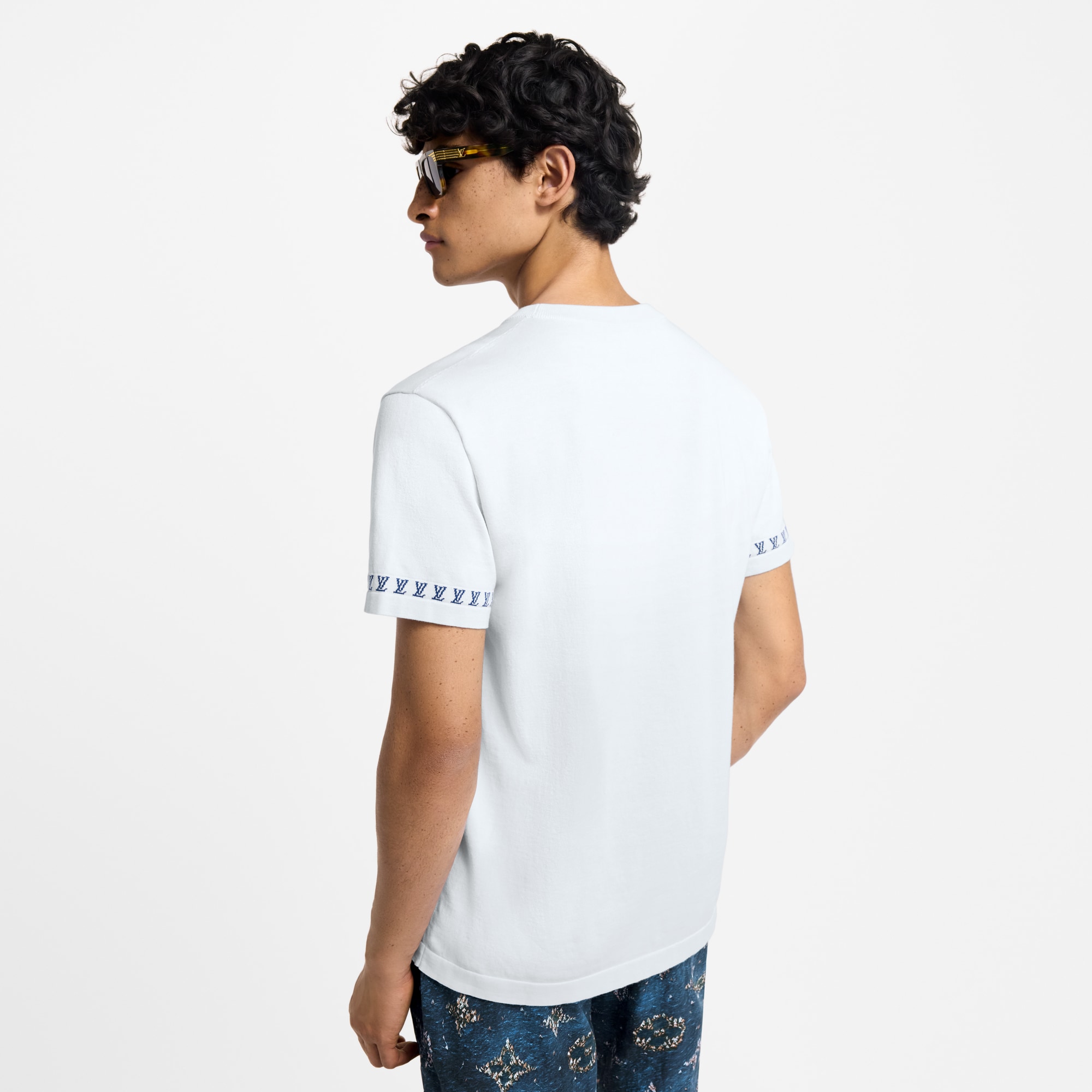  Ready-to-Wear All Ready-to-Wear Short-Sleeved Signature Crewneck | Louis Vuitton ® (Product zoom)