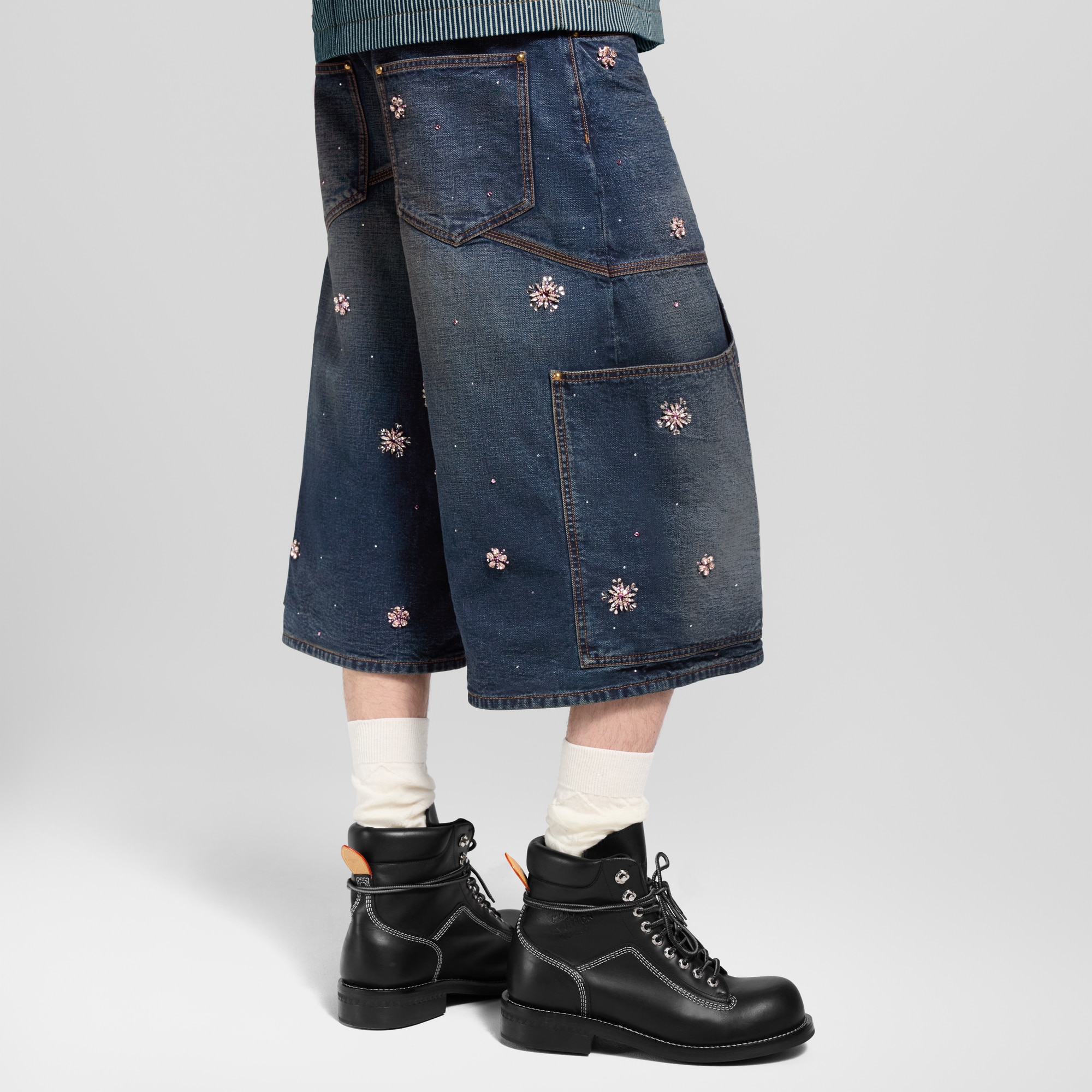  Prêt-à-Porter Denim Short workwear en denim brodé | Louis Vuitton ® (Zoom produit)
