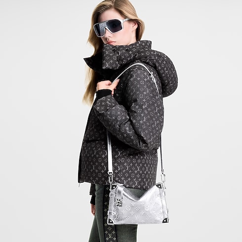 Women's Bags LV Icons Side Trunk MM | Louis Vuitton ® (Product zoom)