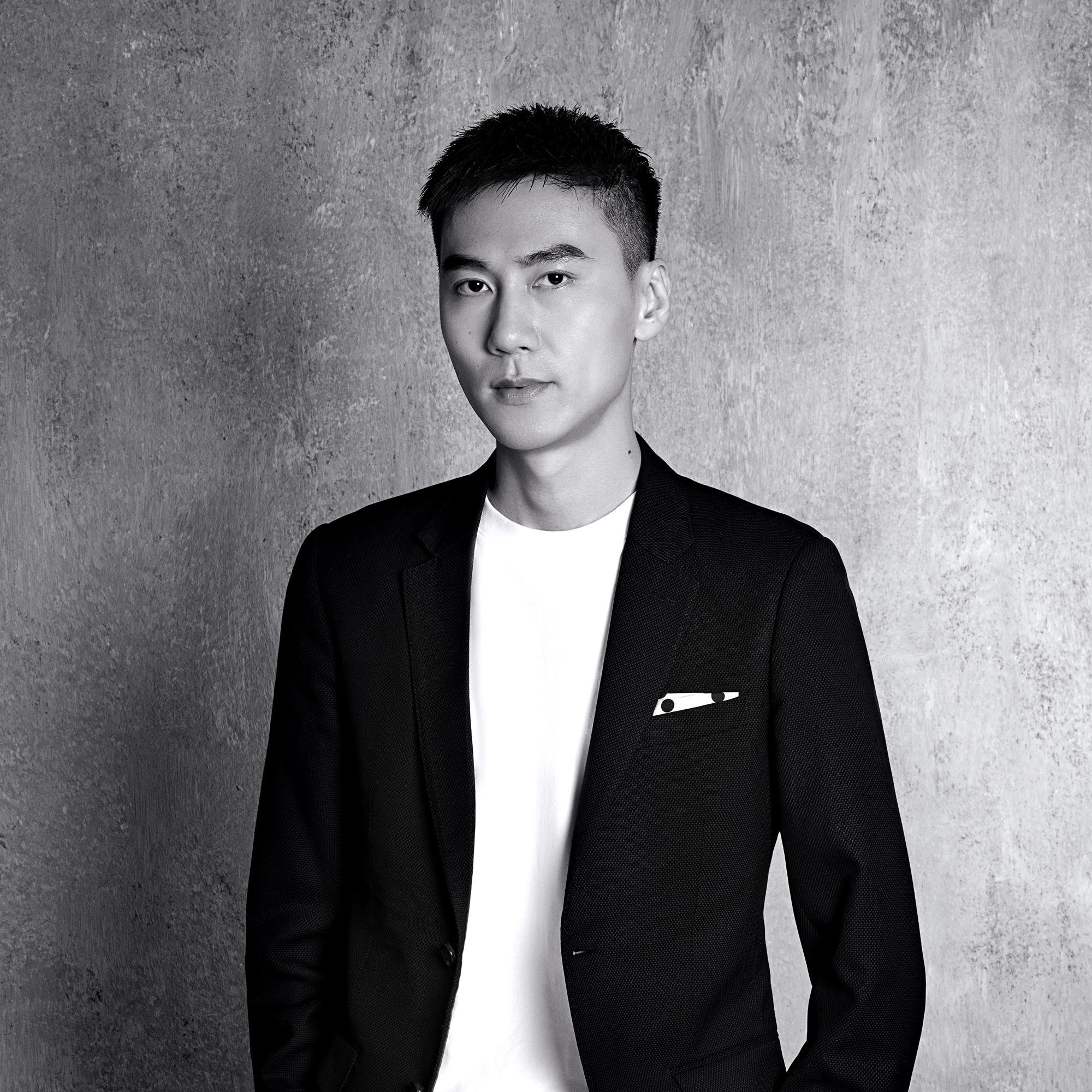  Home and Art of Dining Furniture Signature Sofa Indoor By Frank Chou | Louis Vuitton ® (Product zoom)