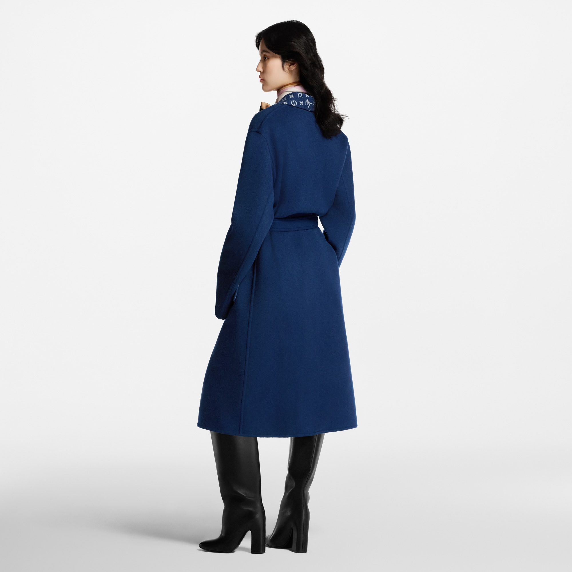  Ready-to-Wear Coats and Jackets Signature Wrap Coat | Louis Vuitton ® (Product zoom)