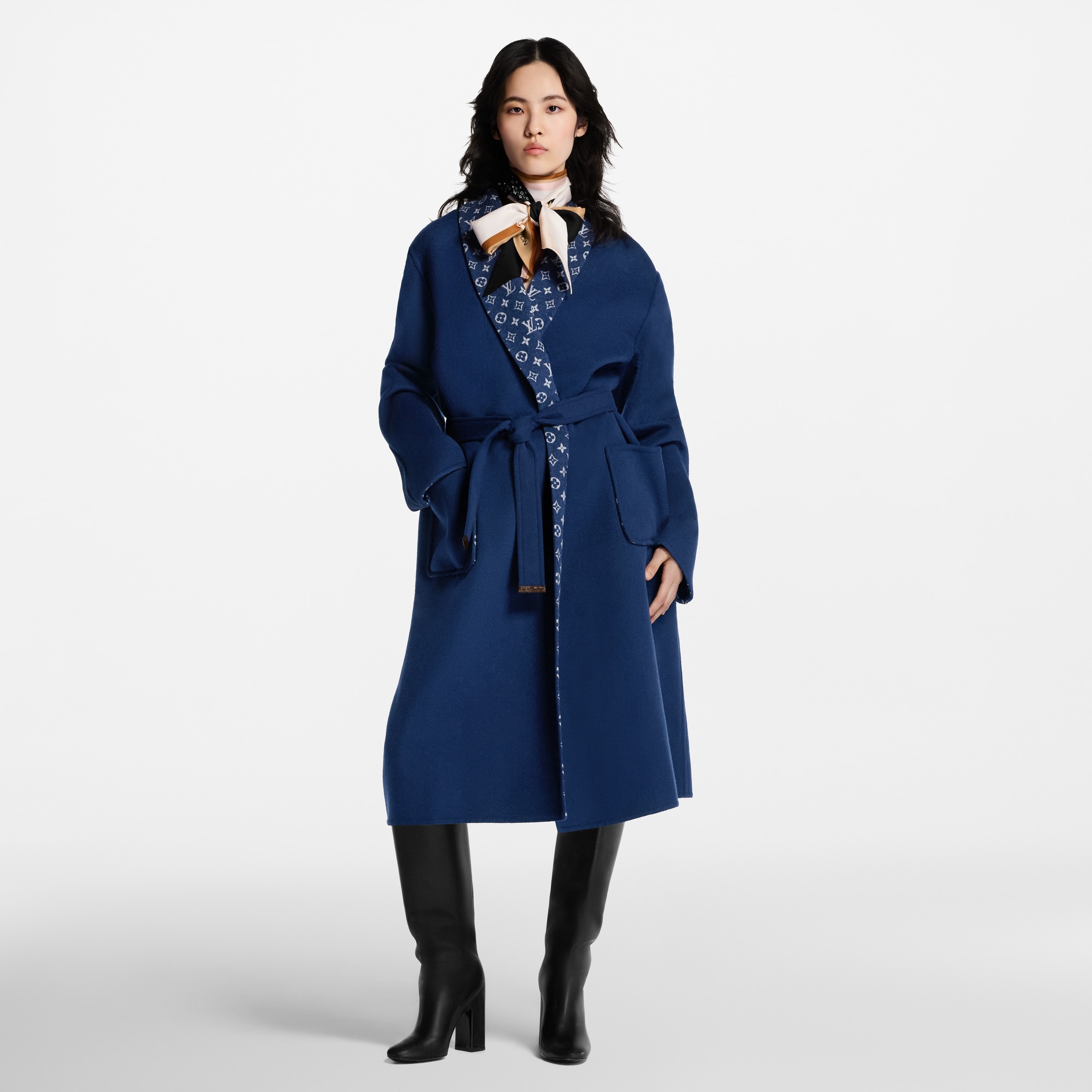  Ready-to-Wear Coats and Jackets Signature Wrap Coat | Louis Vuitton ® (Product zoom)