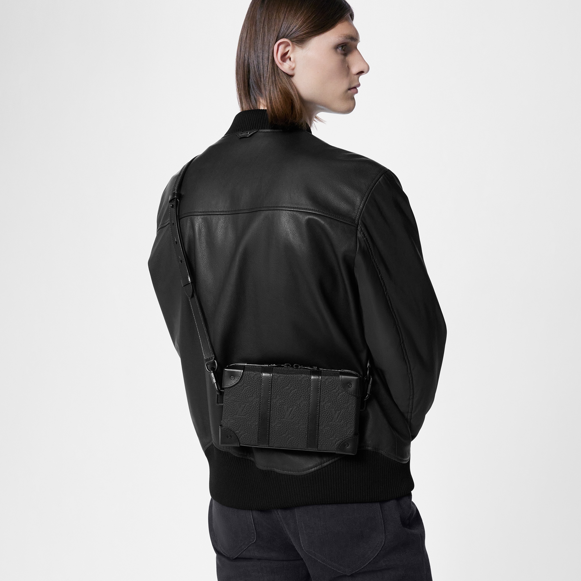 Monogram Taurillon Leather Small Leather Goods All Small Leather Goods Soft Trunk Wallet | Louis Vuitton ® (Product zoom)