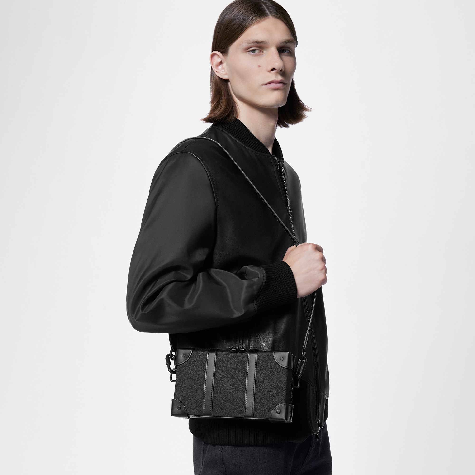 Monogram Taurillon Leather Small Leather Goods All Small Leather Goods Soft Trunk Wallet | Louis Vuitton ® (Product zoom)