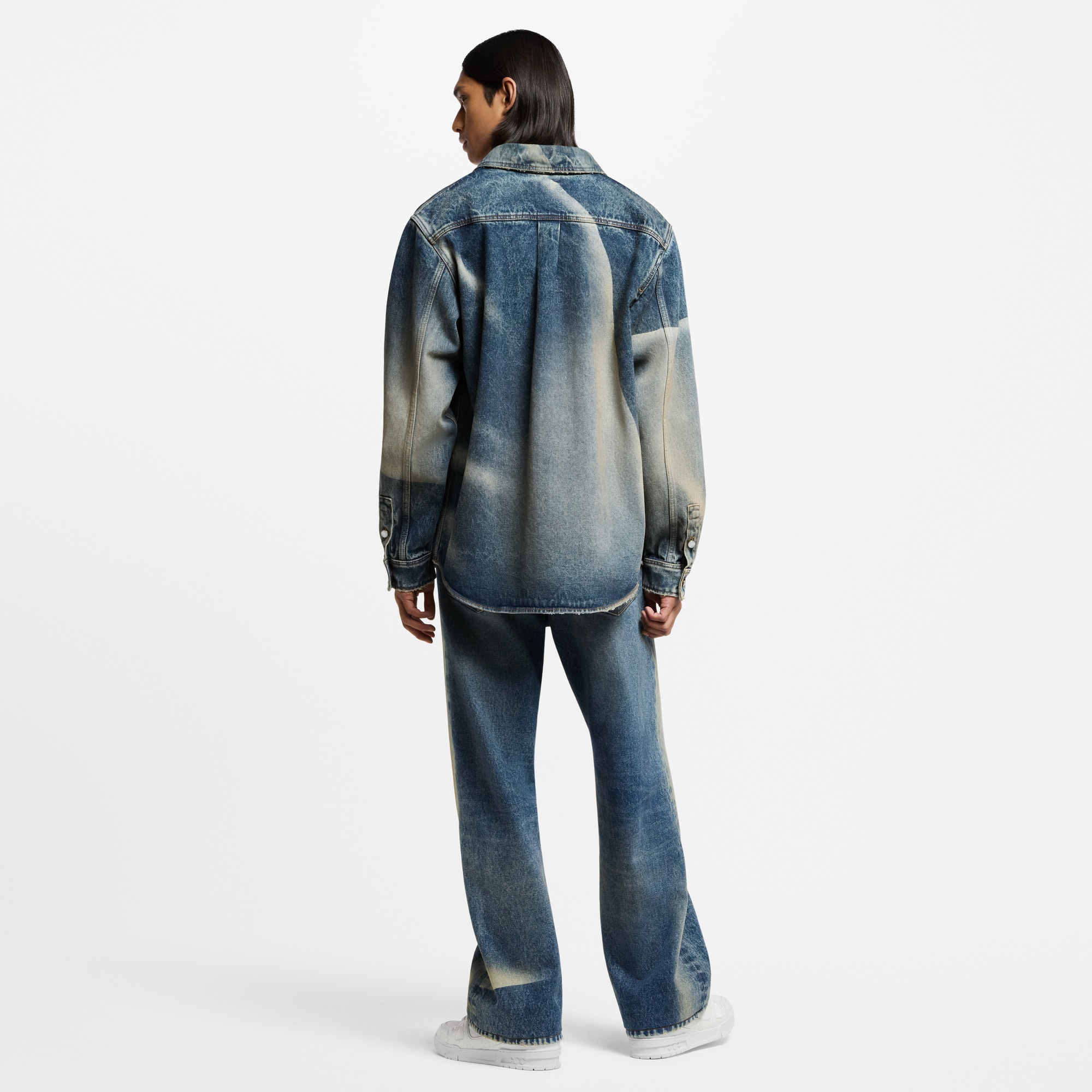  Ready-to-Wear Shirts Sunfaded Effect Denim Long-Sleeved Shirt | Louis Vuitton ® (Product zoom)