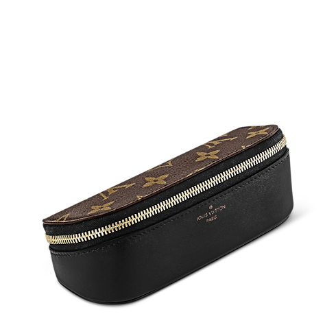 Monogram Sport and Games } Sunglasses Pouch GM | Louis Vuitton ® (Product zoom)