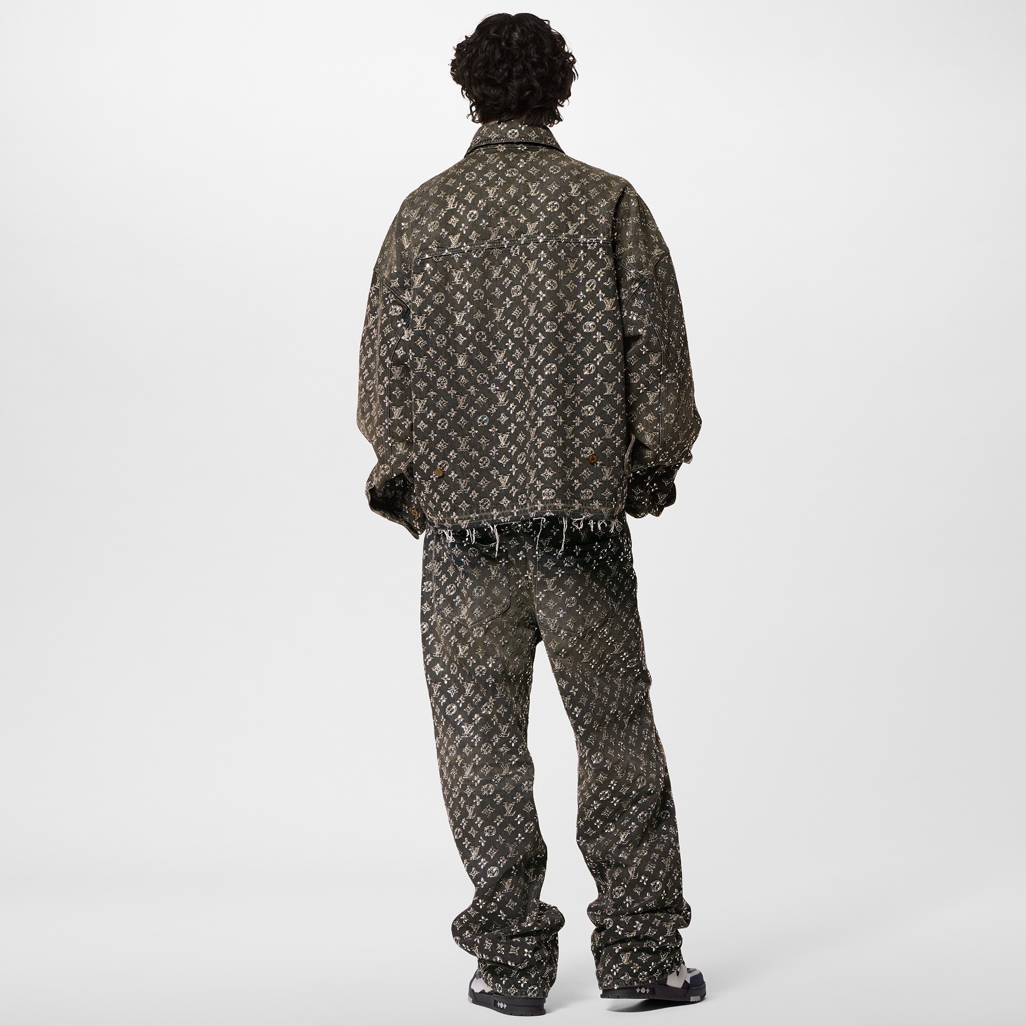  Prêt-à-Porter Manteaux et Blousons Surchemise brodée en denim Monogram - réalisée sur commande | Louis Vuitton ® (Zoom produit)