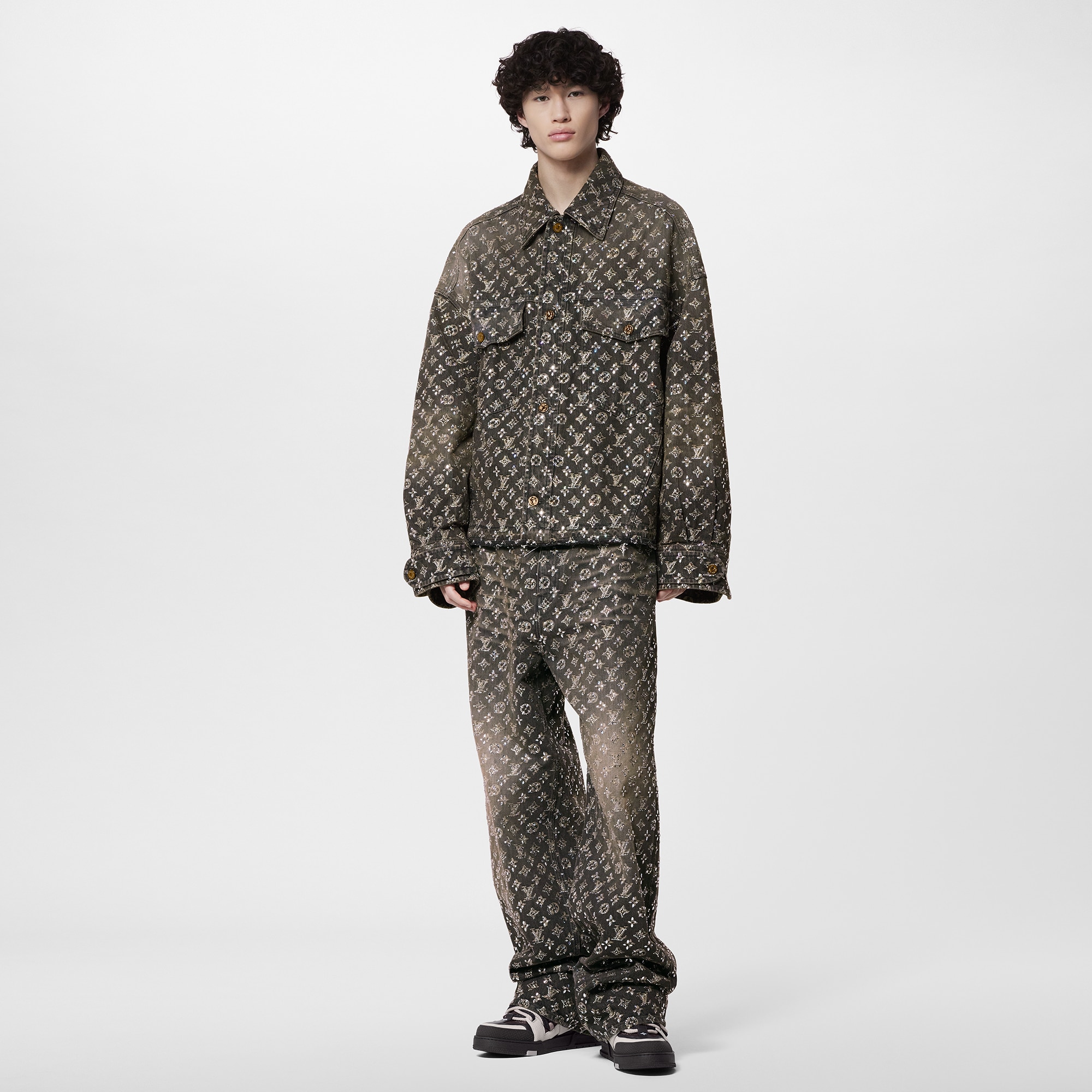  Prêt-à-Porter Manteaux et Blousons Surchemise brodée en denim Monogram - réalisée sur commande | Louis Vuitton ® (Zoom produit)