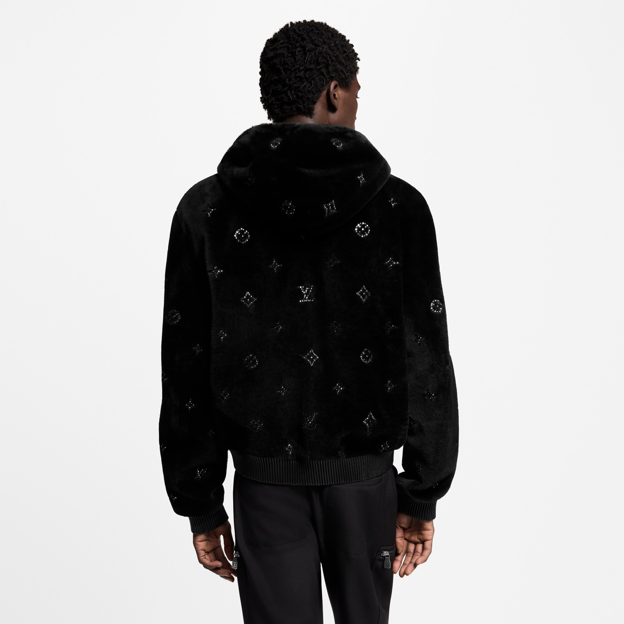  Prêt-à-Porter Tout le Prêt-à-Porter Sweat à capuche Monogram ornementé en shearling | Louis Vuitton ® (Zoom produit)