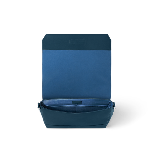 LV Aerogram Holiday Men's Selection Takeoff Messenger | Louis Vuitton ® (Product zoom)