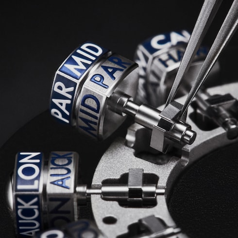 All Watches } Tambour Spin Time Air Antipode, Automatic, 42.5mm, White gold | Louis Vuitton ®