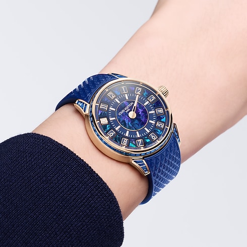 Tambour Spin Time, Automatic, 39.5mm, Rose gold, opal and sapphires Ambiance View
