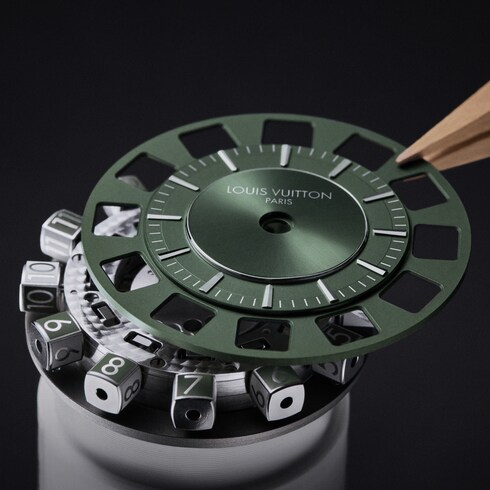 Collections } Tambour Spin Time, Automatique, 39,5 mm, or blanc | Louis Vuitton ®