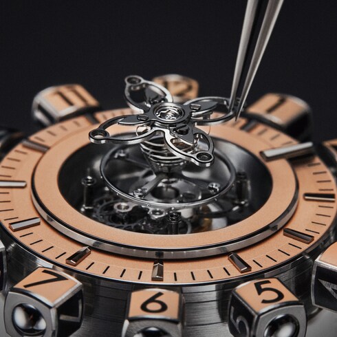 Collections } Tambour Spin Time Tourbillon Volant, Automatique, 42,5 mm, platine | Louis Vuitton ®