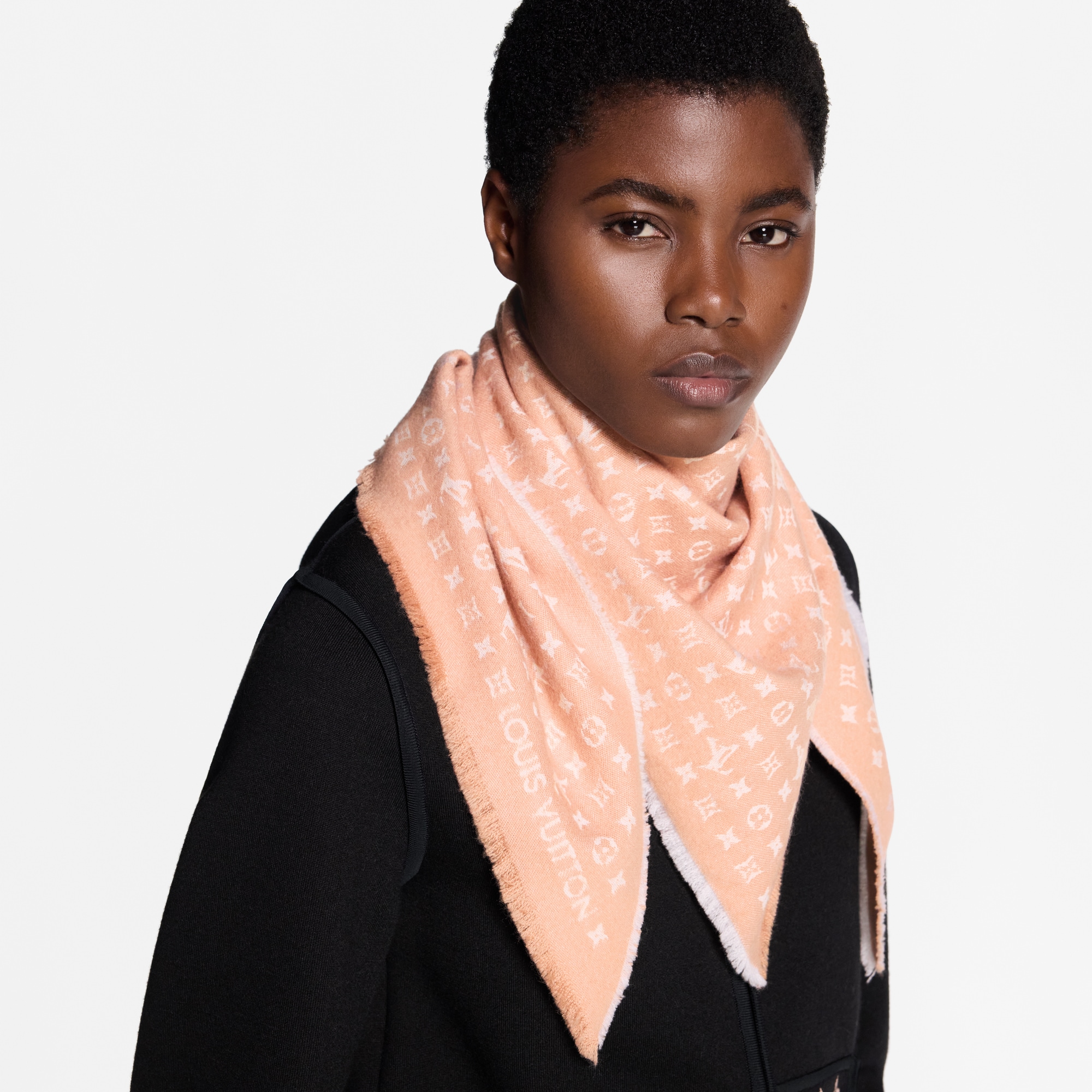 S00 Accessories Shawls and Stoles The Favorite Triangle | Louis Vuitton ® (Product zoom)