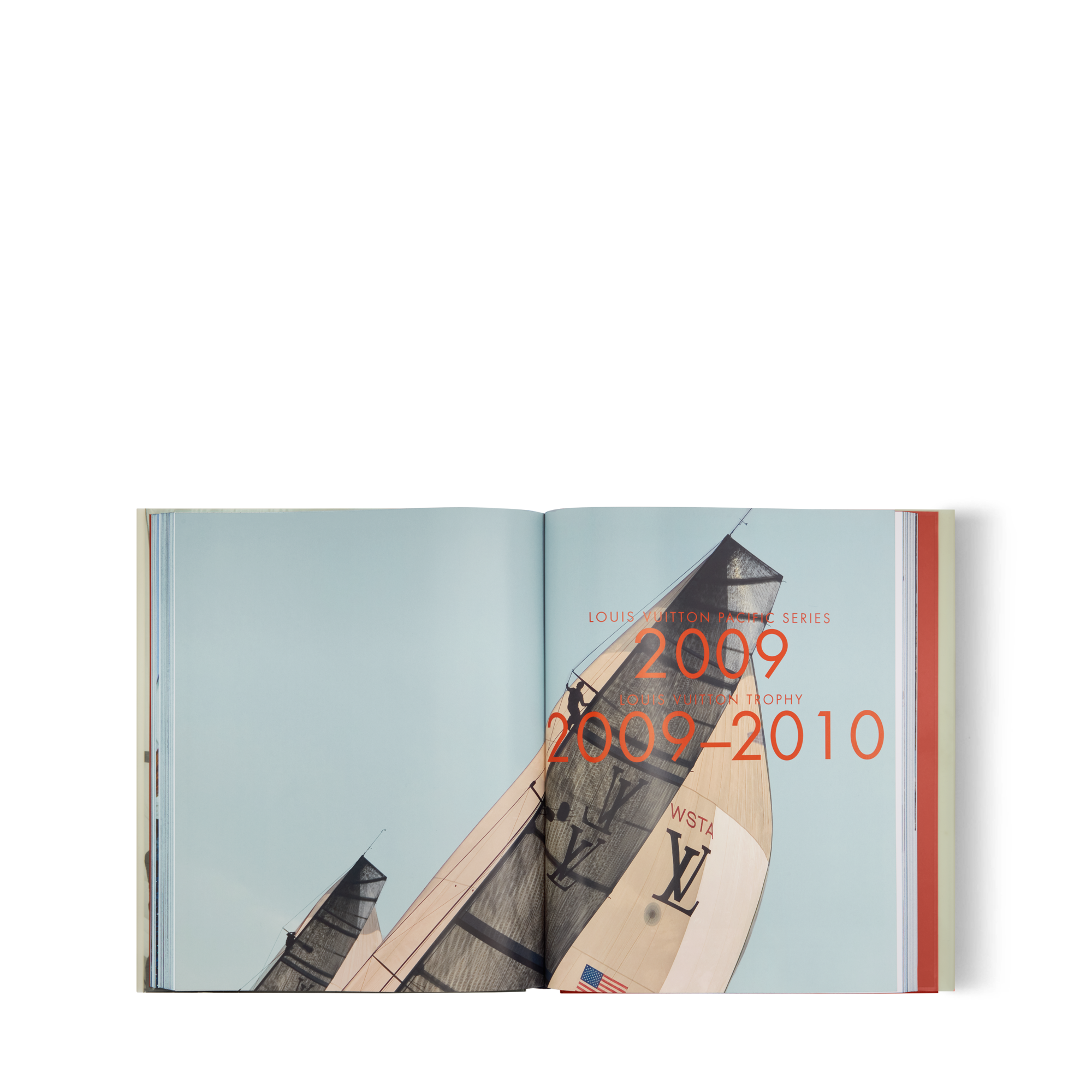  Library Hard Cover Books The History of the Louis Vuitton Cup - English Version - | Louis Vuitton ® (Product zoom)
