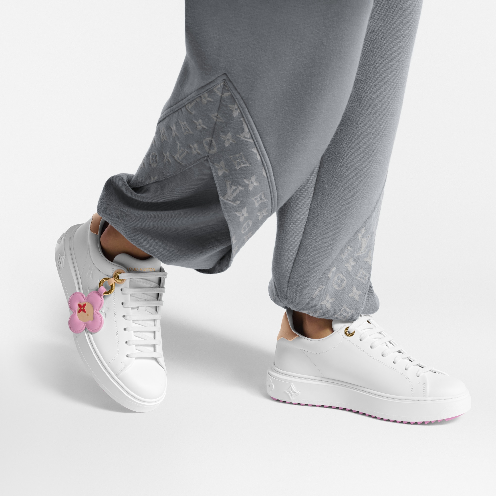  Shoes Sneakers Time Out Sneaker | Louis Vuitton ® (Product zoom)