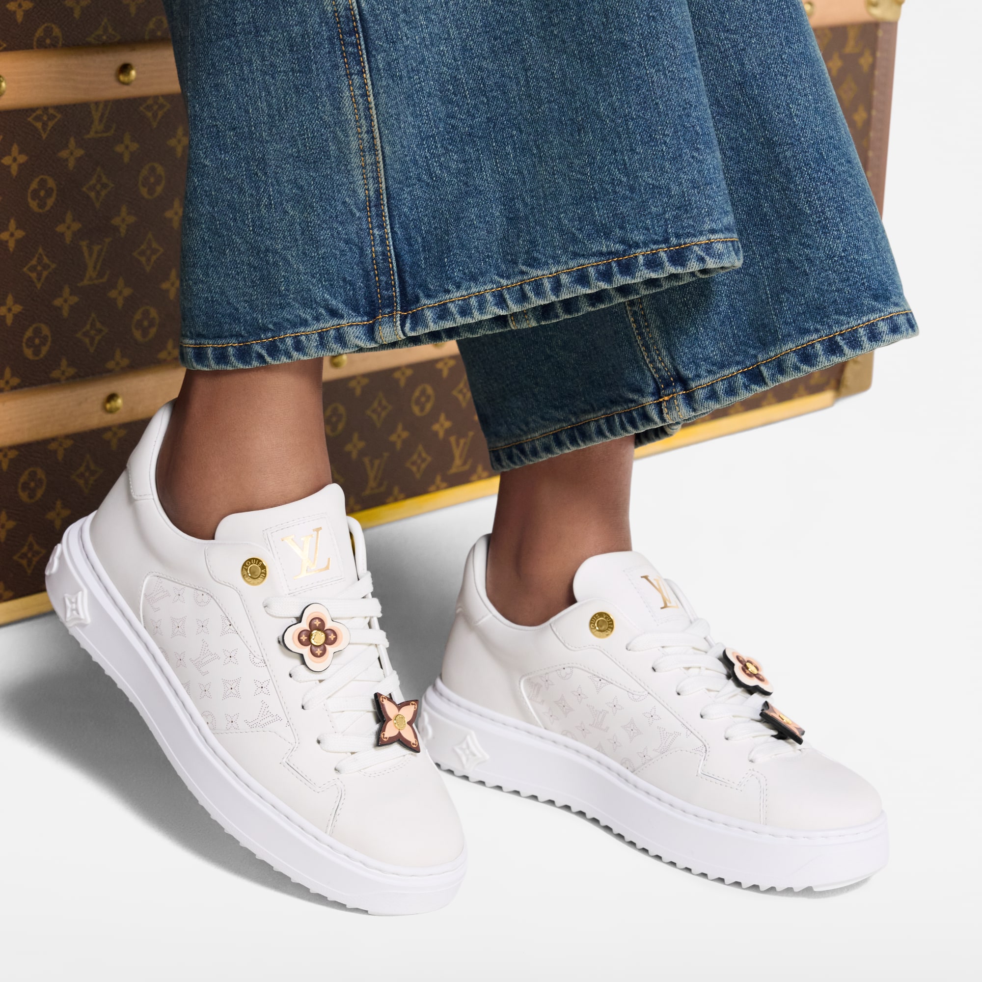  Shoes Sneakers Time Out Sneaker | Louis Vuitton ® (Product zoom)