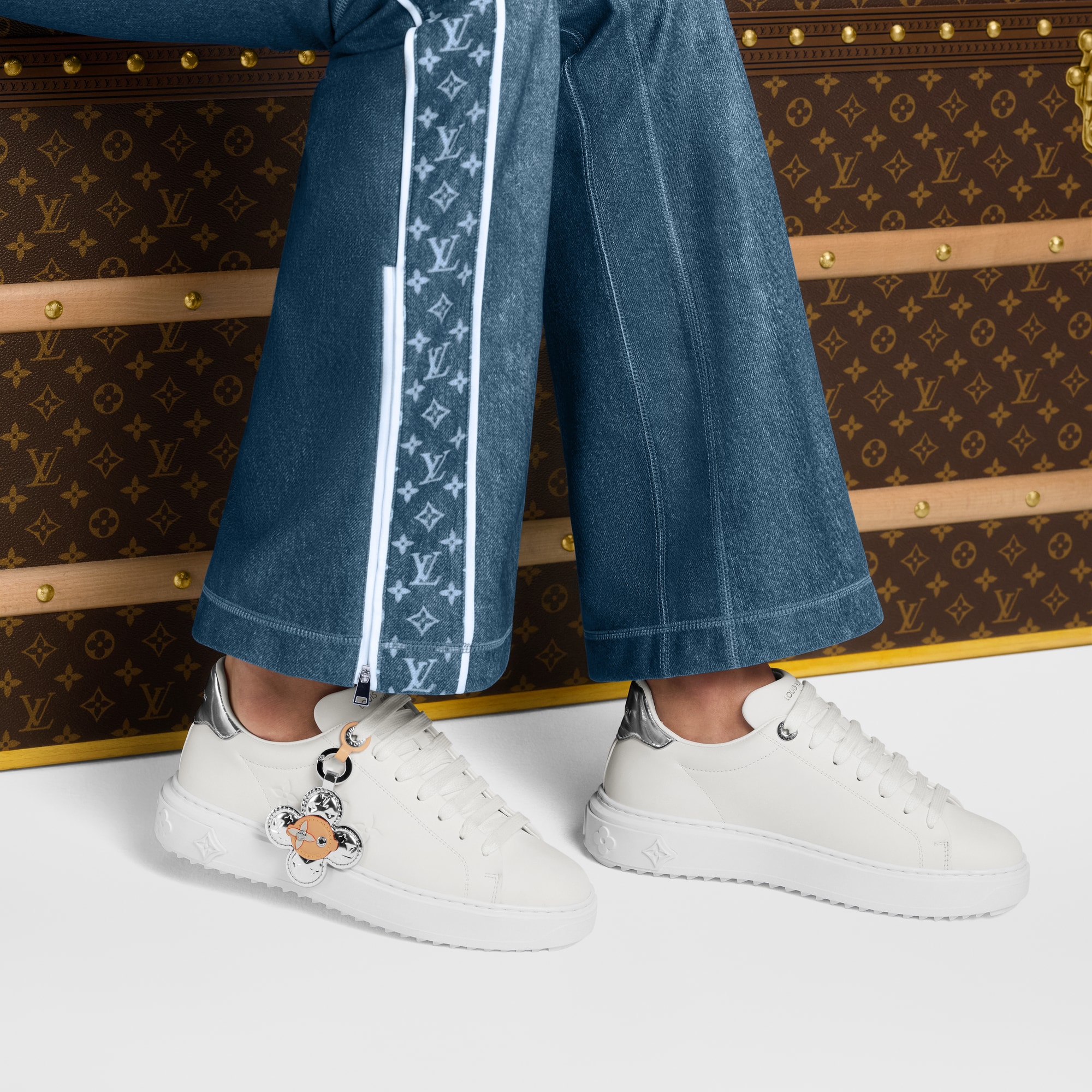  Shoes Sneakers Time Out Sneaker | Louis Vuitton ® (Product zoom)
