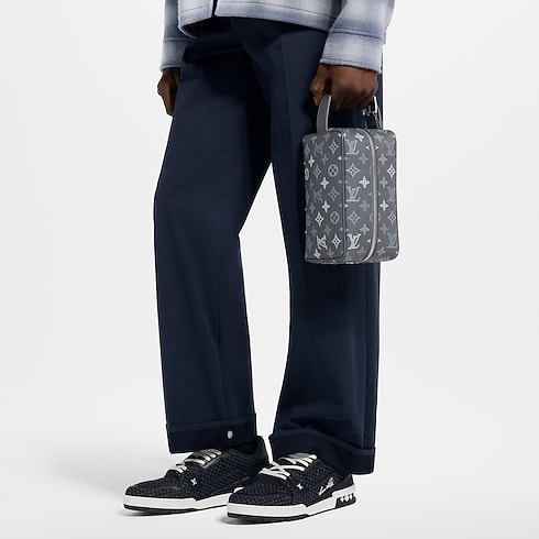 Monogram Shadow Voyage Accessoires de voyage Trousse de toilette Locker Dopp Kit | Louis Vuitton ® (Zoom produit)