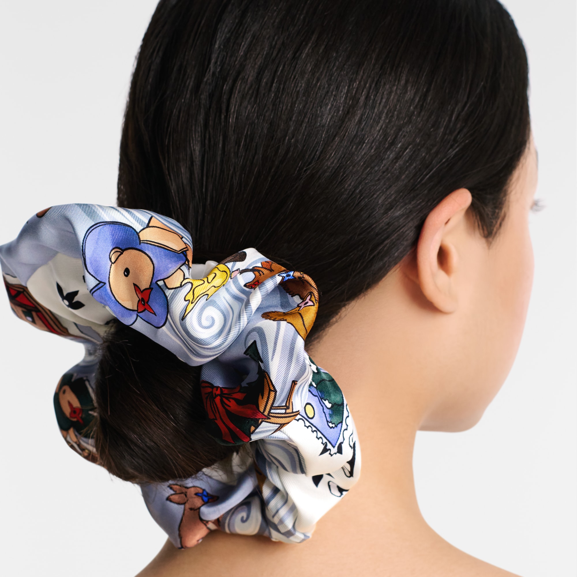 S00 Accessories Hair Accessories Vivienne Winter Holiday Scrunchie | Louis Vuitton ® (Product zoom)